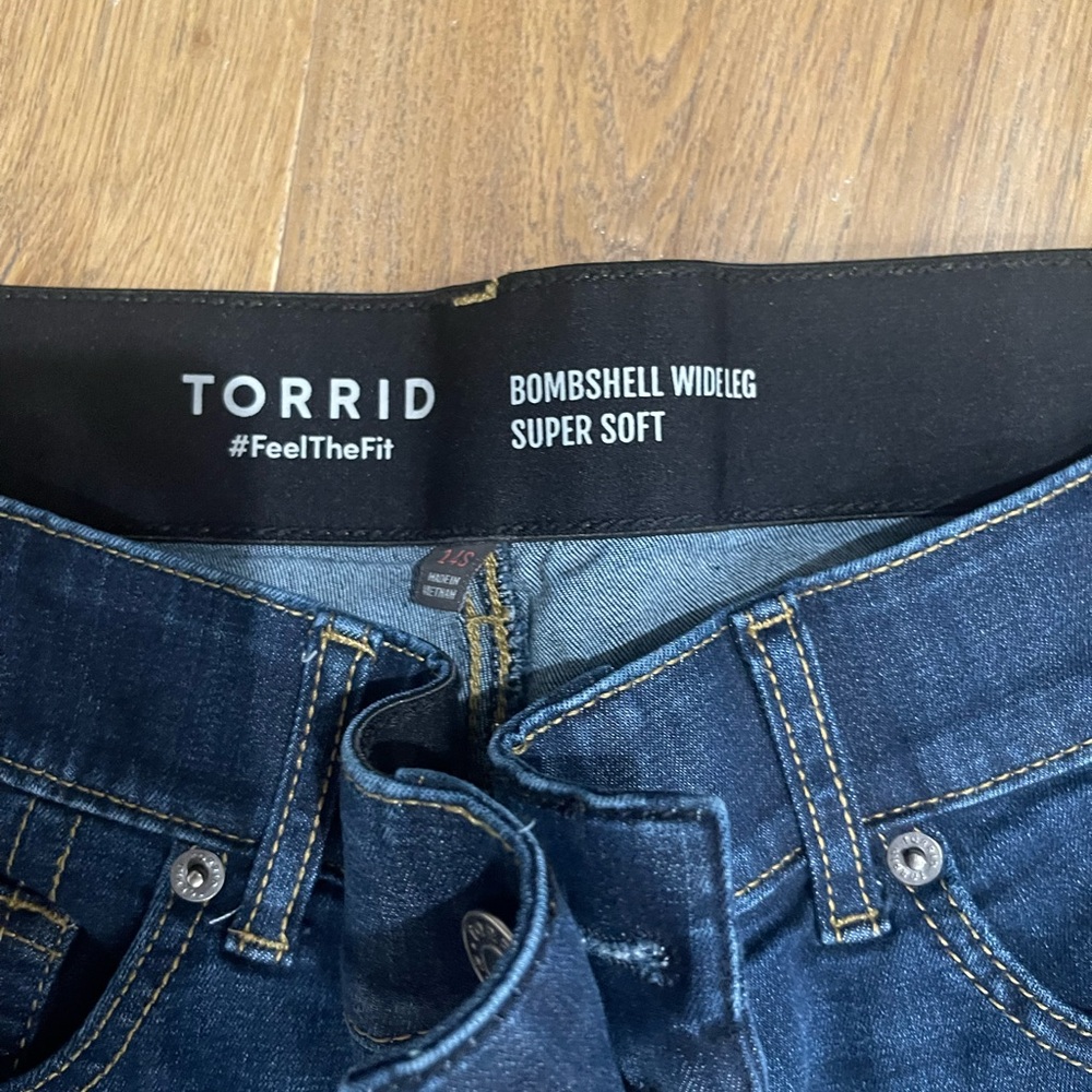 Torrid Blue Bombshell Wide Leg Jeans 14 Short